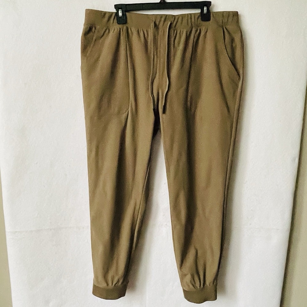 VRST Athletic Men's Khaki Tan Limitless Golf Pants XL with Pockets Stretch EUC